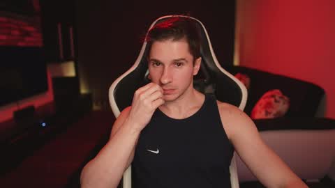 Dorian Reyes online show from April 14, 11:48 pm