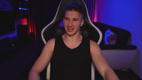 Dorian Reyes online show from November 17, 11:30 pm