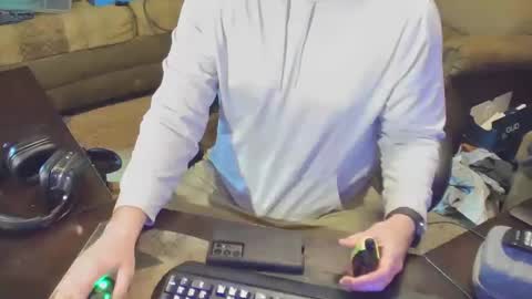 DotYourEyezez  online show from February 13, 12:13 am