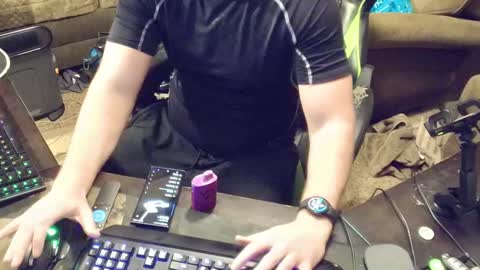 DotYourEyezez  online show from December 6, 7:32 am