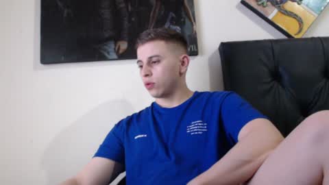 draco_boy2000 online show from December 12, 7:15 pm