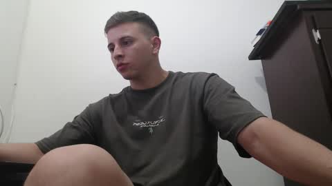 draco_boy2000 online show from October 1, 10:25 pm