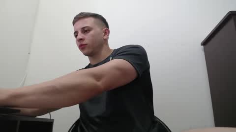 draco_boy2000 online show from October 15, 9:33 pm