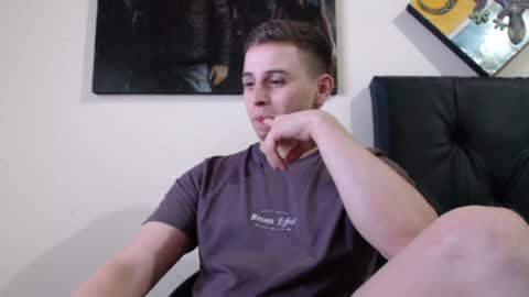 draco_boy2000 online show from January 8, 7:34 pm