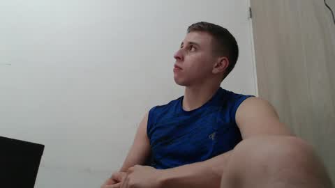 draco_boy2000 online show from April 21, 1:42 am