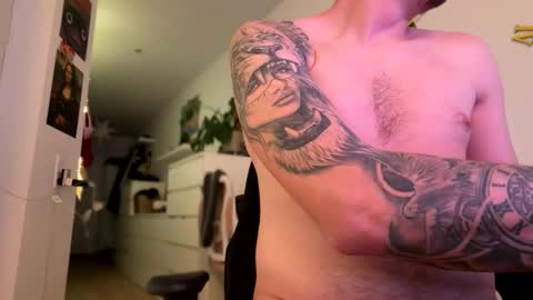 drawen__baby online show from November 21, 9:25 pm