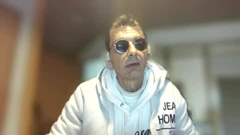 Dreambob online show from April 4, 9:06 am