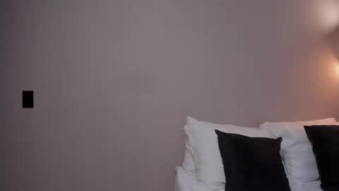 cris online show from March 13, 10:38 pm