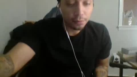 Snapshot of dubz07 chatting on December 20, 11:37 pm dubz07 online show from December 20, 11:37 pm