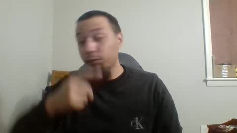 Snapshot of dubz07 chatting on January 8, 12:37 pm dubz07 online show from January 8, 12:37 pm