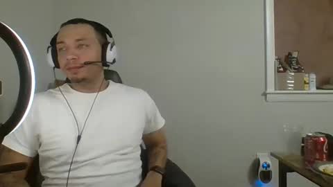 Snapshot of dubz07 chatting on December 27, 8:56 am dubz07 online show from December 27, 8:56 am