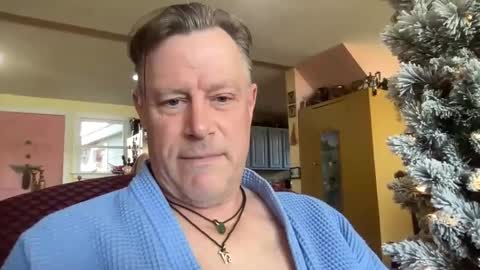 Snapshot of dudeinnh chatting on January 10, 5:45 pm Steve online show from January 10, 5:45 pm