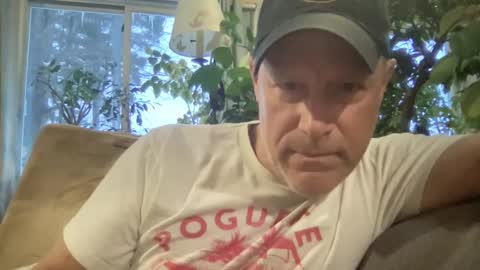 Snapshot of dudeinnh chatting on February 2, 9:56 pm Steve online show from February 2, 9:56 pm