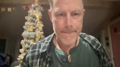 Snapshot of dudeinnh chatting on December 13, 10:55 pm Steve online show from December 13, 10:55 pm