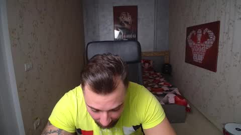 Snapshot of duncanstones chatting on January 2, 3:08 pm DuncanStone online show from January 2, 3:08 pm