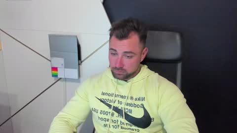 Snapshot of duncanstones chatting on February 5, 3:20 pm DuncanStone online show from February 5, 3:20 pm