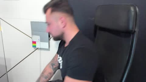 Snapshot of duncanstones chatting on February 4, 3:26 pm DuncanStone online show from February 4, 3:26 pm