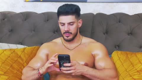 Dustin online show from April 1, 5:31 am