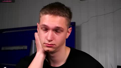 Dustyn online show from November 27, 3:05 pm