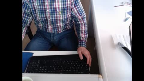 dutchpornking2 online show from December 3, 8:03 am