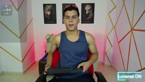 Snapshot of dwayne_brown chatting on January 29, 8:25 pm dwayne_brown online show from January 29, 8:25 pm