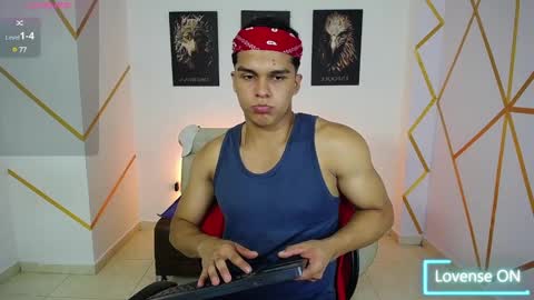 Snapshot of dwayne_brown chatting on February 27, 8:20 pm dwayne_brown online show from February 27, 8:20 pm