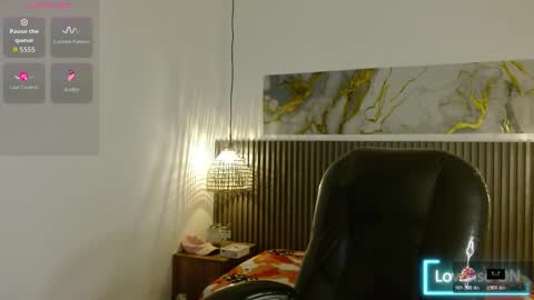 dyla_n18_ online show from December 13, 8:26 pm