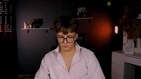 Snapshot of dylan_bold chatting on October 7, 7:29 pm dylan_bold online show from October 7, 7:29 pm
