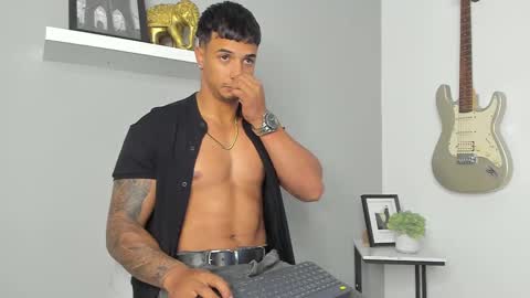 Snapshot of dylanrivera_ chatting on March 11, 1:05 am Dylan Rivera online show from March 11, 1:05 am