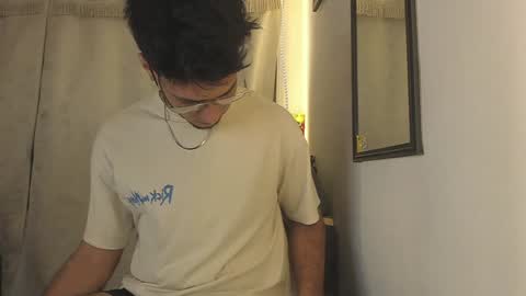 Snapshot of dylanxfun chatting on December 7, 4:31 am dylanxfun online show from December 7, 4:31 am
