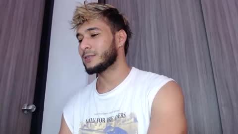 Snapshot of dylanxfun chatting on October 1, 3:54 am dylanxfun online show from October 1, 3:54 am