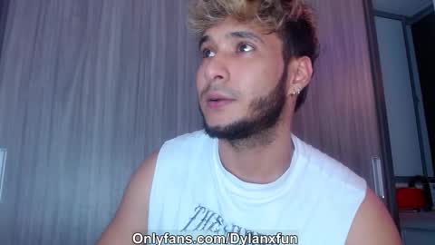 Snapshot of dylanxfun chatting on October 9, 12:04 am dylanxfun online show from October 9, 12:04 am