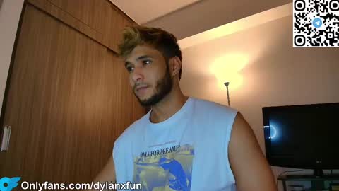 Snapshot of dylanxfun chatting on September 20, 2:44 am dylanxfun online show from September 20, 2:44 am
