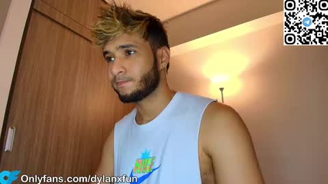Snapshot of dylanxfun chatting on September 19, 2:12 am dylanxfun online show from September 19, 2:12 am
