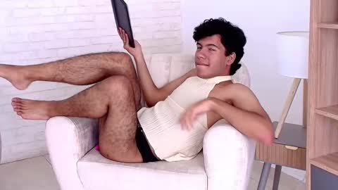 Snapshot of e_r_o_s_ chatting on September 30, 2:20 pm John online show from September 30, 2:20 pm