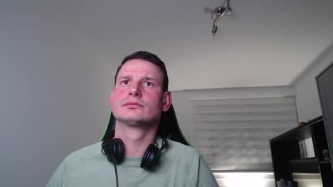 easypeasyglasgow online show from April 3, 9:44 pm