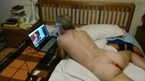 Snapshot of eddy_1968 chatting on February 7, 11:24 pm eddy_1968 online show from February 7, 11:24 pm