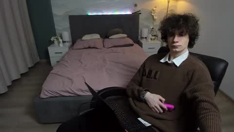 edvardblare online show from September 12, 6:08 pm