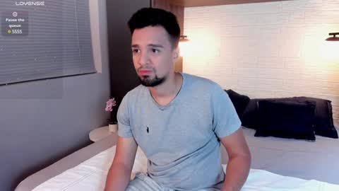 Snapshot of edward_maxx chatting on December 30, 3:36 am Eduardo online show from December 30, 3:36 am