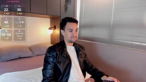 Snapshot of edward_maxx chatting on January 12, 8:36 pm Eduardo online show from January 12, 8:36 pm
