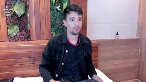 Snapshot of edward_maxx chatting on January 15, 3:43 am Eduardo online show from January 15, 3:43 am
