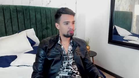 Snapshot of edward_maxx chatting on February 11, 3:40 am Eduardo online show from February 11, 3:40 am