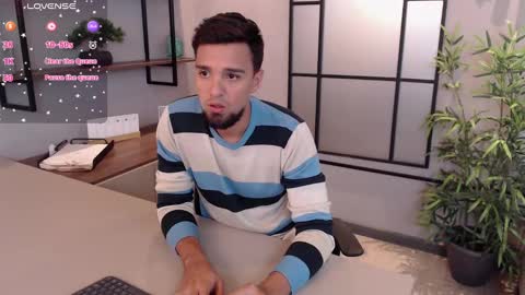 Snapshot of edward_maxx chatting on December 11, 3:58 am Eduardo online show from December 11, 3:58 am