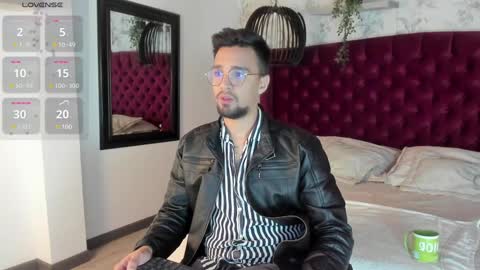 Snapshot of edward_maxx chatting on February 7, 3:34 am Eduardo online show from February 7, 3:34 am