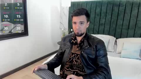 Snapshot of edward_maxx chatting on February 21, 3:34 am Eduardo online show from February 21, 3:34 am