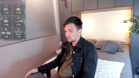 Snapshot of edward_maxx chatting on January 16, 3:34 am Eduardo online show from January 16, 3:34 am
