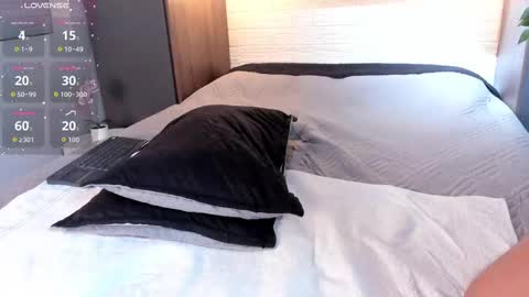 Snapshot of edward_maxx chatting on October 5, 4:49 am Eduardo online show from October 5, 4:49 am