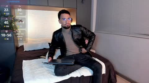 Snapshot of edward_maxx chatting on December 5, 5:26 am Eduardo online show from December 5, 5:26 am