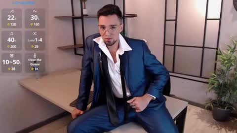 Snapshot of edward_maxx chatting on December 20, 3:47 am Eduardo online show from December 20, 3:47 am
