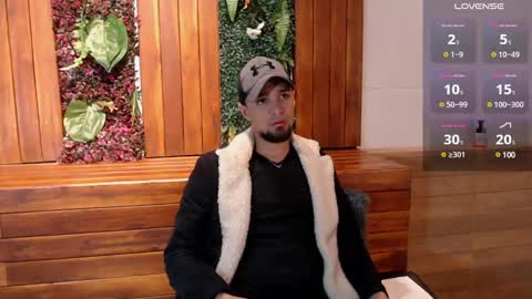 Snapshot of edward_maxx chatting on February 17, 3:25 am Eduardo online show from February 17, 3:25 am